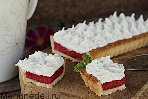 Рецепт тарта с клюквенным курдом и меренгой | Меню недели