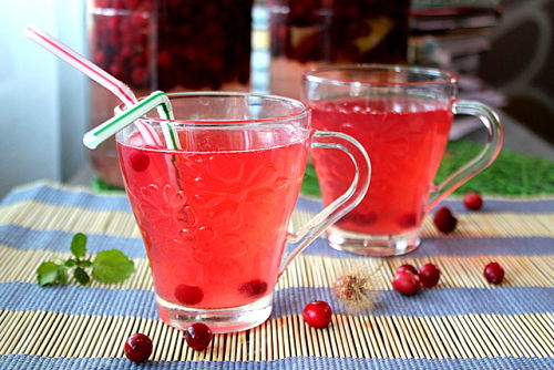Компот из клюквы и яблок