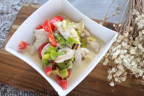 Рецепт курицы с луком-пореем и перцем | Меню недели