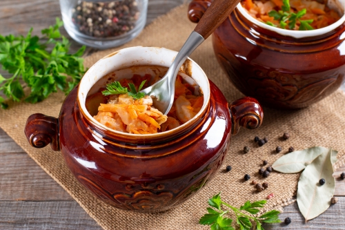 Куриный фарш с капустой, запечённый в горшочке: пошаговый рецепт с фото | Меню недели